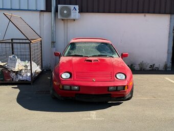Porsche 928 4,5 manuál r.v.1981 - 4