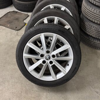 Alu kola Škoda Octavia, 225/45 R17 Barum - zánovní, 5x112 - 4