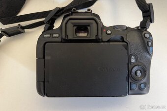 Canon EOS 200D - 4