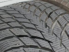 Pěkná zimní orig alu VW Multivan, Transportér 235/55/17 8mm - 4