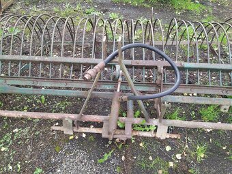 Prutový shrnovač píce, záběr 2 m, hydraulicky ovládaný - 4