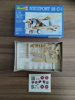 Modely letadel, REVELL, plastové stavebnice. - 4