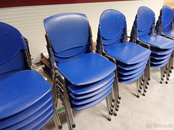 židle z kovu a plastu - 4