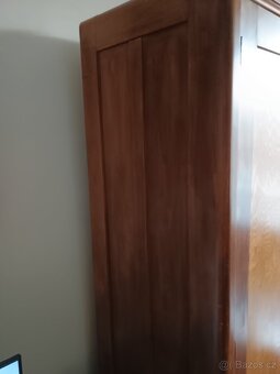 Velká starožitná skrin - 4