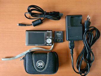Nikon Coolpix S500 černý - 4