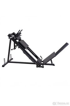 Leg Press a Hack Squat - 4