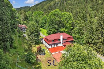 Prodej vícegeneračního domu 538m², zastavěná plocha 507m2, p - 4