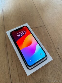 Apole iPhone 12 64GB černý - 4