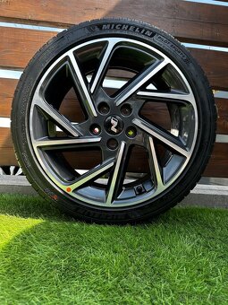 Alu kola 5x114.3 r18 s pneu (N) - 4