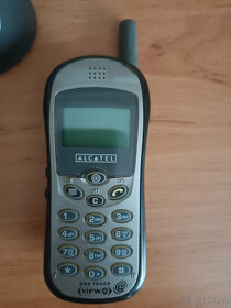 Staré tlačítkové telefony - různé značky - 4