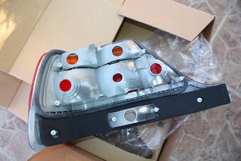 Mercedes-Benz Třídy S, W140, Mamut - pravé zadní světlo - 4
