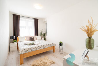 Prodej, byt 3+kk, 75 m2, balkón, 2 parkovací místa, sklep, V - 4