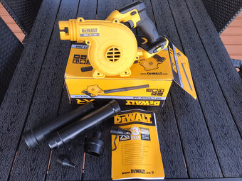 DCV100 DeWALT 18VOLT Aku průmyslový fukar, Bez baterie a nab - 4
