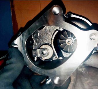 Turbodmychadlo BorgWarner K04 – 53049880028 - 4