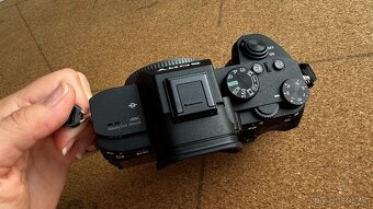 Sony a7III (ILCE-7M3) – tělo TOP STAV - 4