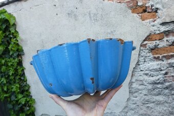 Stará litinová forma na bábovku, modrý smalt - 4