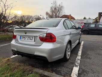 BMW E90 320i - 4