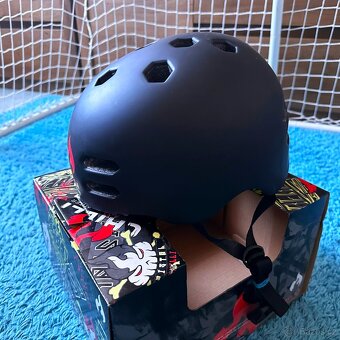 NOVÁ Chilli helma Inmold černá M (55-58 cm) - 4