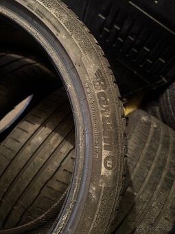 225/40R18 - 4