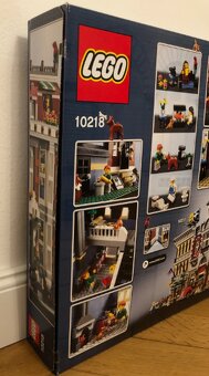 LEGO 10218 Pet Shop - 4