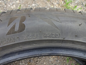 Audi Q7 / Q8 - 2x zimní pneu Bridgestone 265/45/21 - 4
