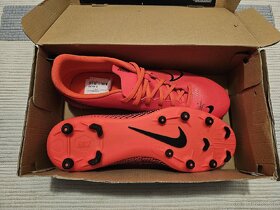 NIKE MERCURIAL VAPOR 13 CLUB KOPAČKY pro muže vel.10,5 - 4