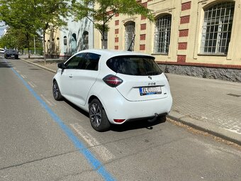 Zoe - 4