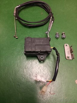 Suzuki GSX-R 600 / 750 (K6 / K7) - servomotor přívěr výfuku - 4