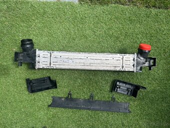 BMW G30 intercooler - 4
