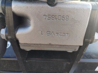 Land Rover - 4