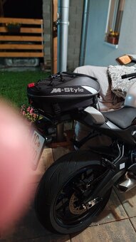 Moto brašna batoh 2v1 na přilbu - 4