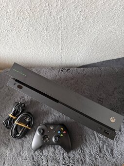 XBOX ONE X 1TB  SCORPIO EDICE V TOP STAVU - 4