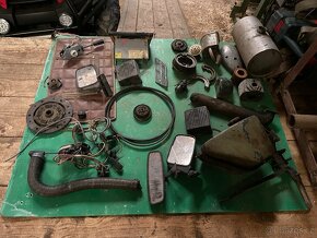 díly ze stodoly Jawa a Škoda asi 100, 120 - 4