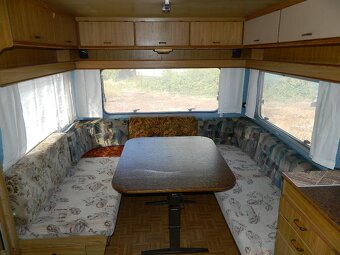 Dvouosý karavan Wilk Stern de luxe - 4