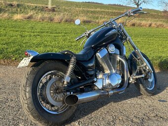 Suzuki Intruder VS 1400 - 4