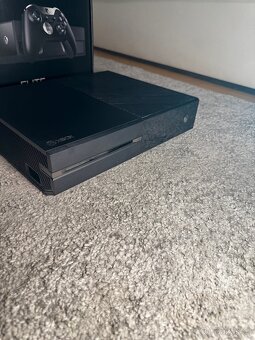 Xbox one 1tb + ovladač - 4