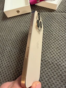 Prodám iPhone 16 Pro, 256 GB ve velmi pěkném stavu. Telefon - 4