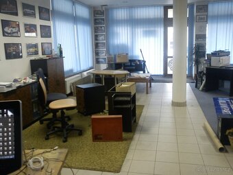 PRODEJ nebytových prostor (Kanceláč , obchod , Ateliér) - 4