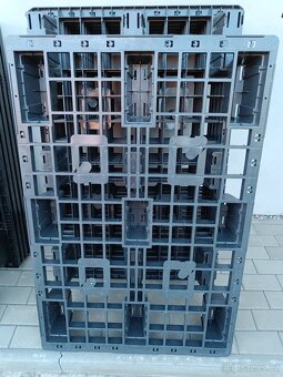 Plastové palety 120 x 80 - 4