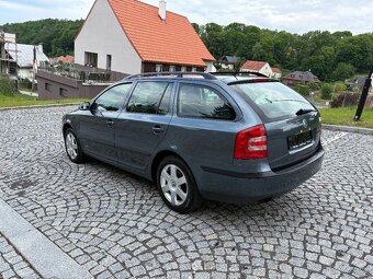 ŠKODA OCTAVIA COMBI 2.0i DSG / TOP STAV - 4
