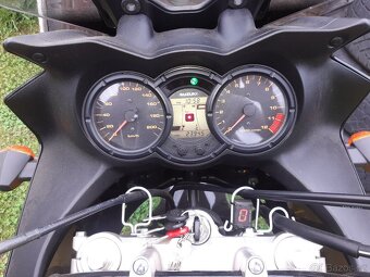 Suzuki DL650 V-strom - 4