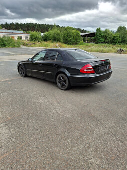 Prodám Mercedes Benz W211 sedan 220cdi rok výroby 2003 - 4