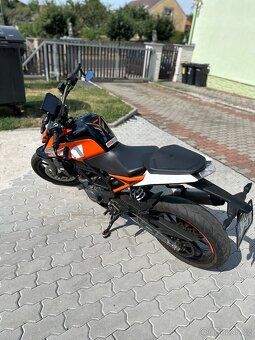 Prodám KTM Duke 125 (2018) – skvělý stav, laděný výfuk LeoVi - 4