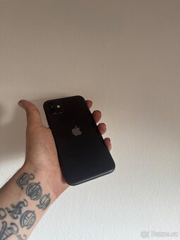 iPhone 11 - 4
