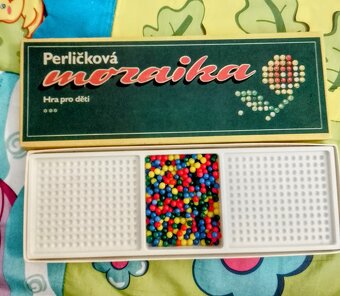 RETRO PERLIČKOVÁ MOZAIKA cca r. 1980 ŽELEZNOBRODSKÉ SKLO ZÁV - 4
