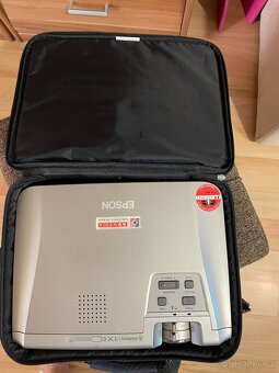 Projektor Epson - 4