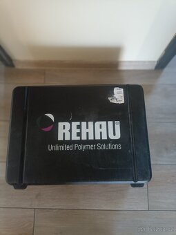 REHAU - lis s komponenty pro potrubí Rehau - 4
