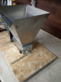 Elektrický šrotovník -mlýnek na obilí - 4