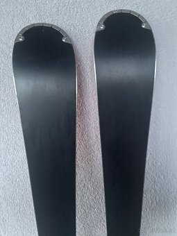 Lyze Atomic a hole - 4