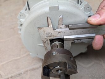 Prodám třífázový elektromotor - 4